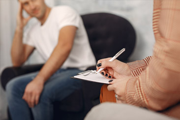 Depresyondaki Tanıdıklarınıza Yardım Etmenin 6 Yolu